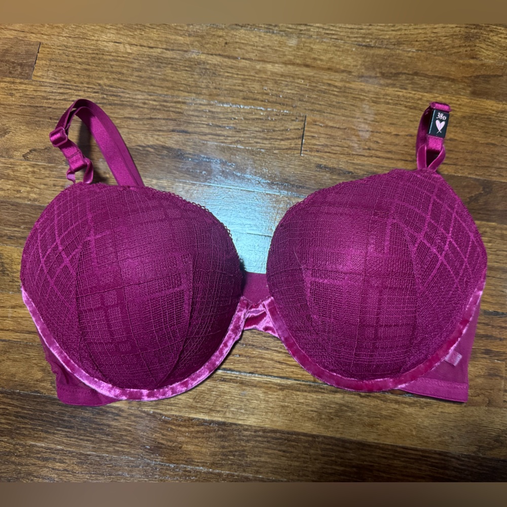 Elegant Magenta Bra VS